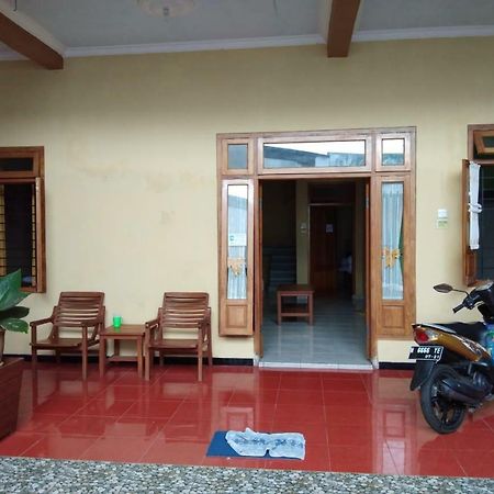 Homestay Walet Lumajang Exterior photo